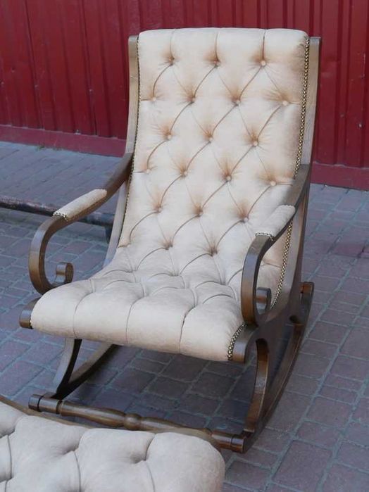 Крісло  качалка  та пуф  Відпочинкове крісло  Крісло для відпочинку