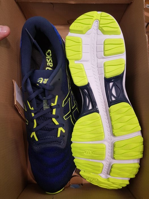 Ténis Asics ainda na Caixa