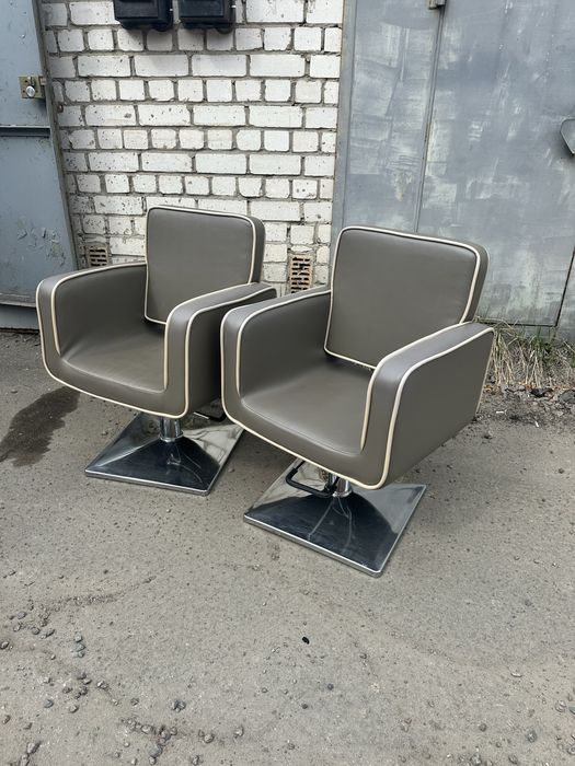 Крісло перукарське Velmi