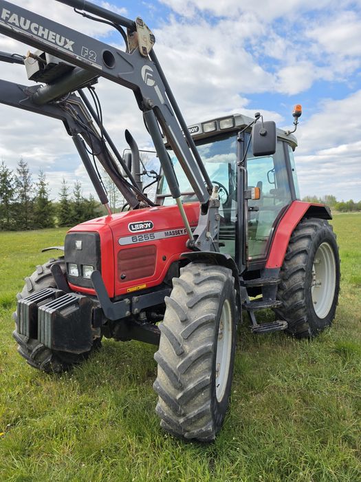Massey Ferguson 6255. Ładowacz Faucheux