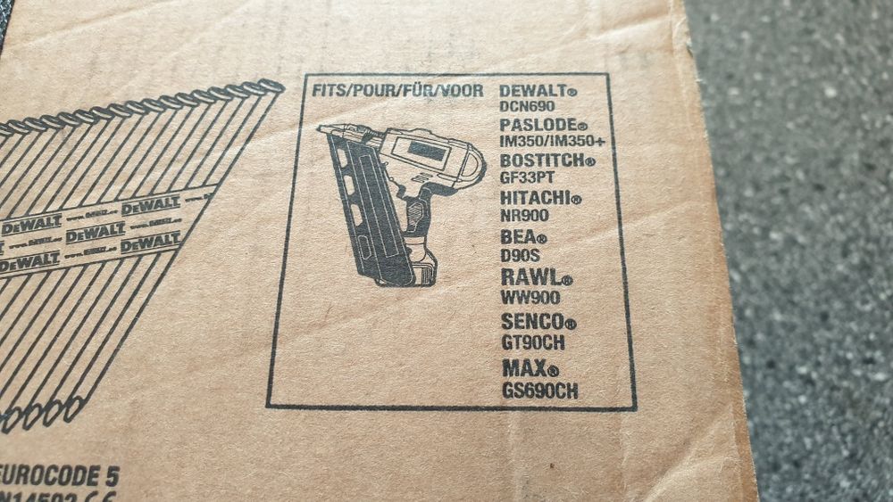 Gwoździe do gwoździarki 3,1x90 1100szt DeWalt pierścieniowe