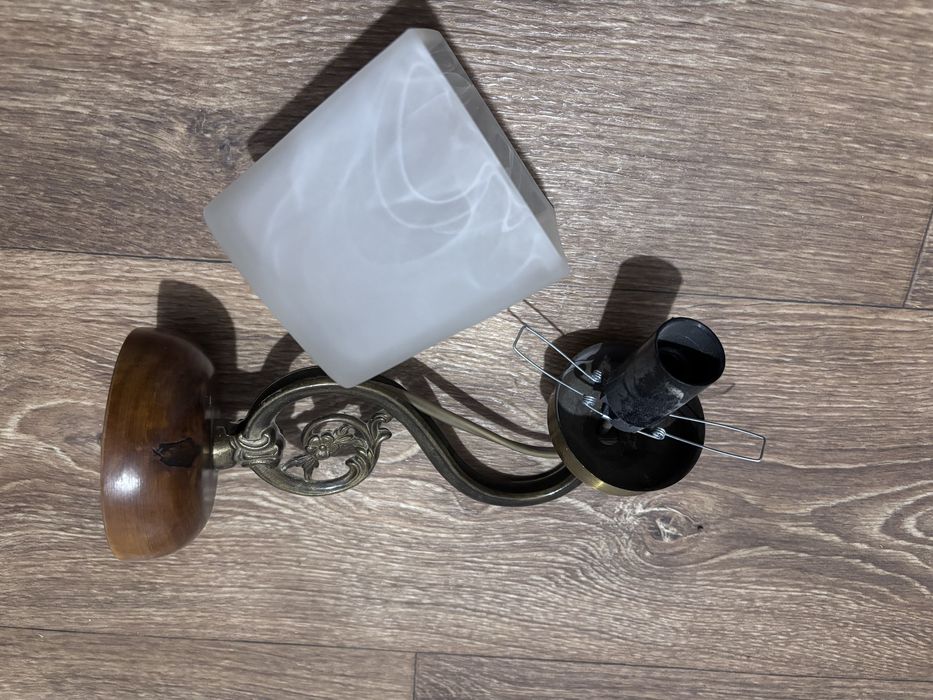 Світильник стіновий