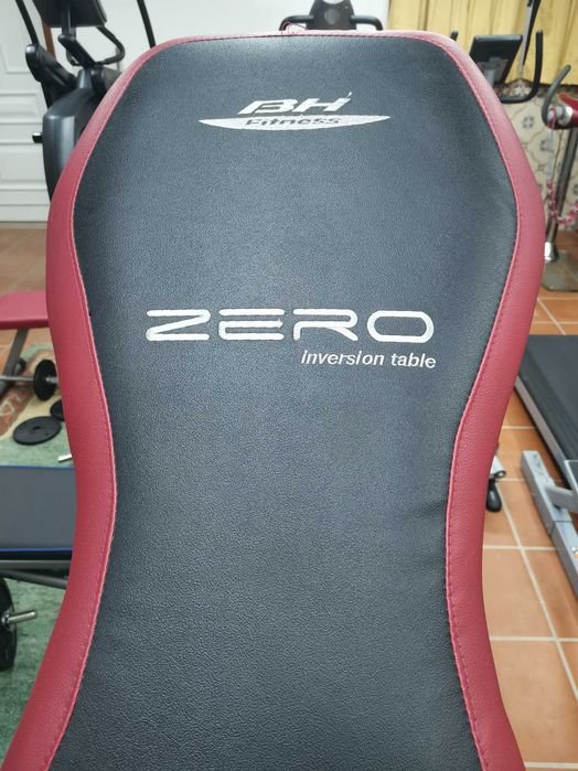 Aparelho de Abdominais / Tábua de Inversão BH Fitness Zero