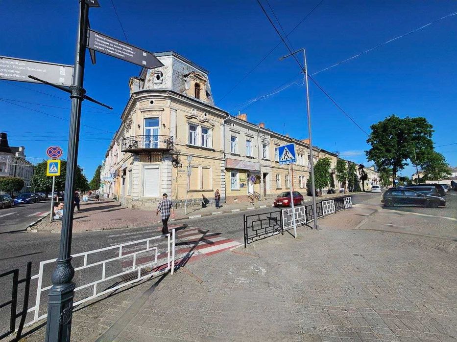 Продам комерційне приміщення...