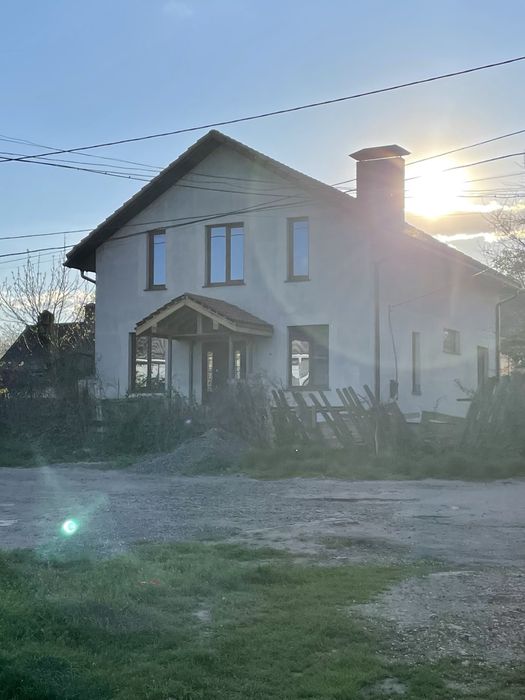 Будинок  біля ріки . Гданцівка