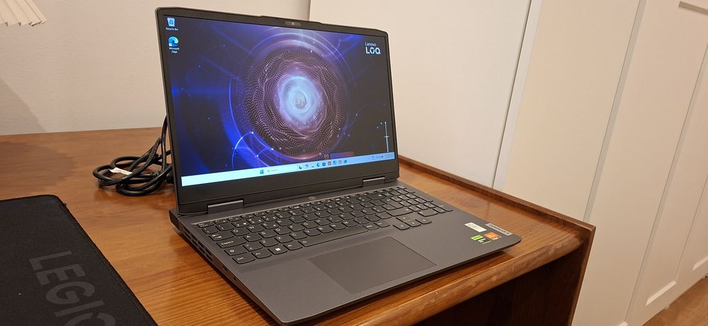 Lenovo LOQ 15APH8 - AMD Ryzen 7 7840HS, 16GB, RTX 4060 - Como Novo