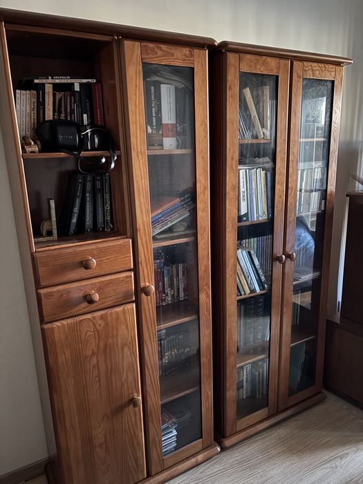 Móveis e espelho pinho mel da CERNE