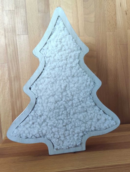 Drewniana choinka biała dekoracja