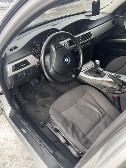 Продам BMW e91 320d