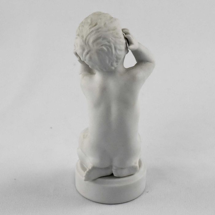 Figura de menino em biscuit porcelana Artibus