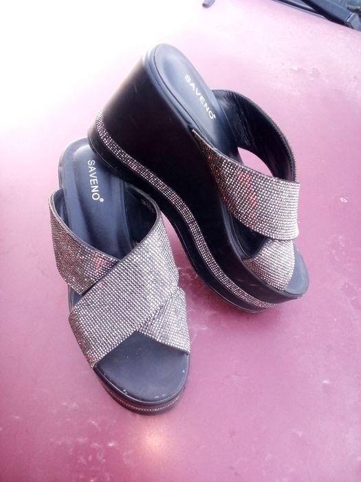 Продам класнючі шльопки