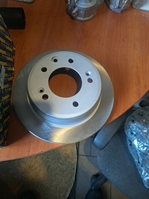 Тормозніі диски задні.КИА.ХЮНДАЙ.НОВІ.