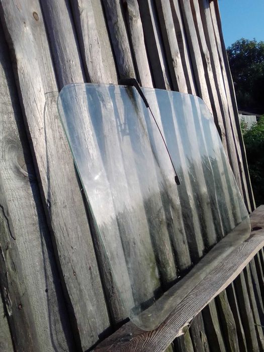 Лобовое стекло ЮМЗ 6 малая  кабина