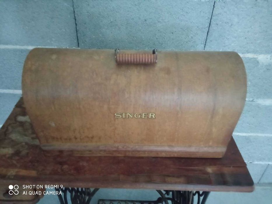 Máquina de Costura Antiga Singer