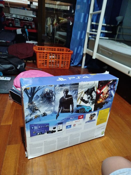 PlayStation 4 slim