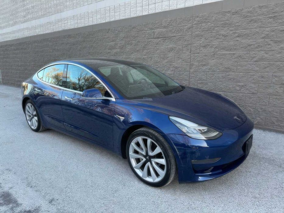 Tesla Model 3      2019