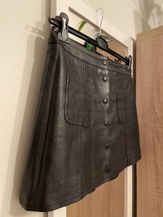 Krótka spódnica z ekoskóry H&M 38