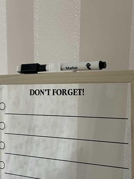 Продам скляну дошку для нотатків з маркером