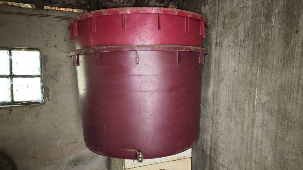 CUBAS EM INOX + Motores de rega + Diversos equipamentos agrícolas