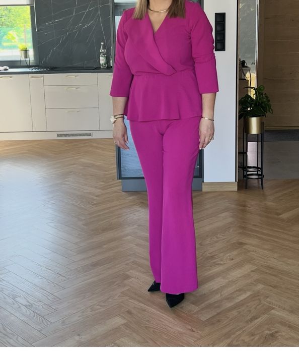 Damski komplet w rozmiarze 42 stan idealny