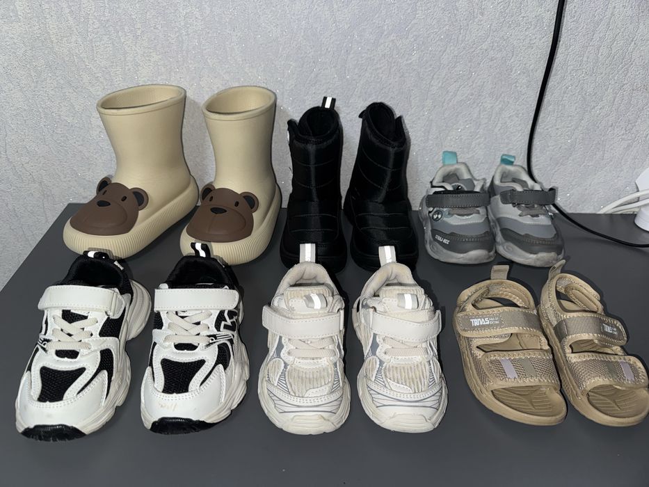 Взуття дитяче ( Гумові чоботи, кросівки, босоніжки )