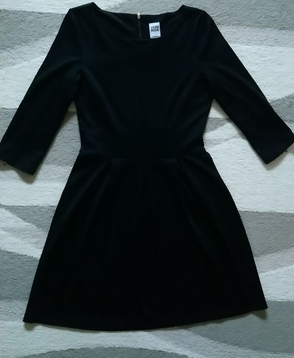 Czarna sukienka vero moda S