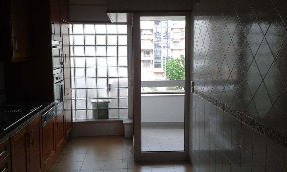 Apartamento T1 com garagem no centro da Solum