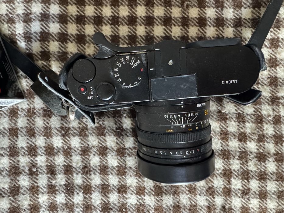 Leica Q com pacote de acessórios -