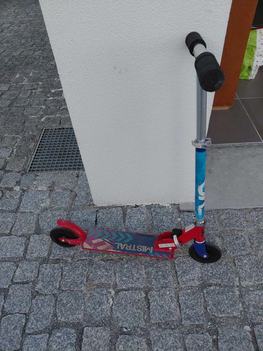 Vendo TROTINETE de CRIANÇA Impecável