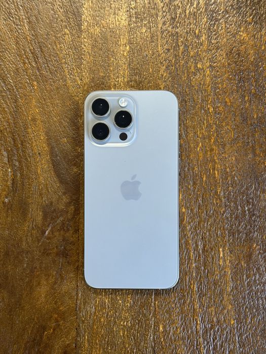 iPhone 15 Pro Max 256GB – Tytan Naturalny / Stan Bardzo Dobry / Bateria 85%