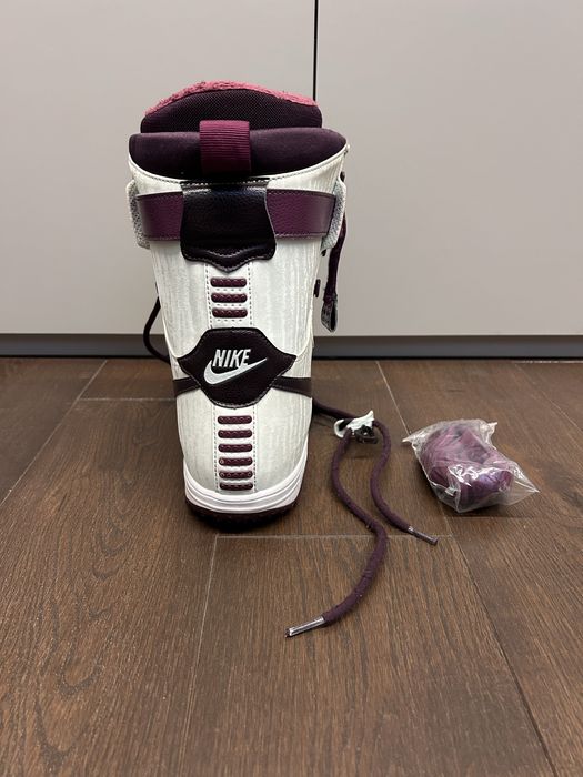 Жіночі Nike Zoom Force 1 рідкісного кольору.