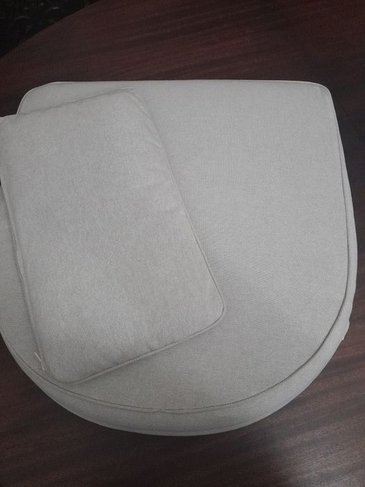 Cadeirão beje Ikea