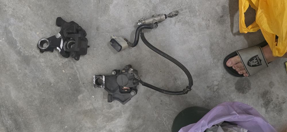 Sistema de Travão Usado – Pinças de Travão + Bomba e Tubagem