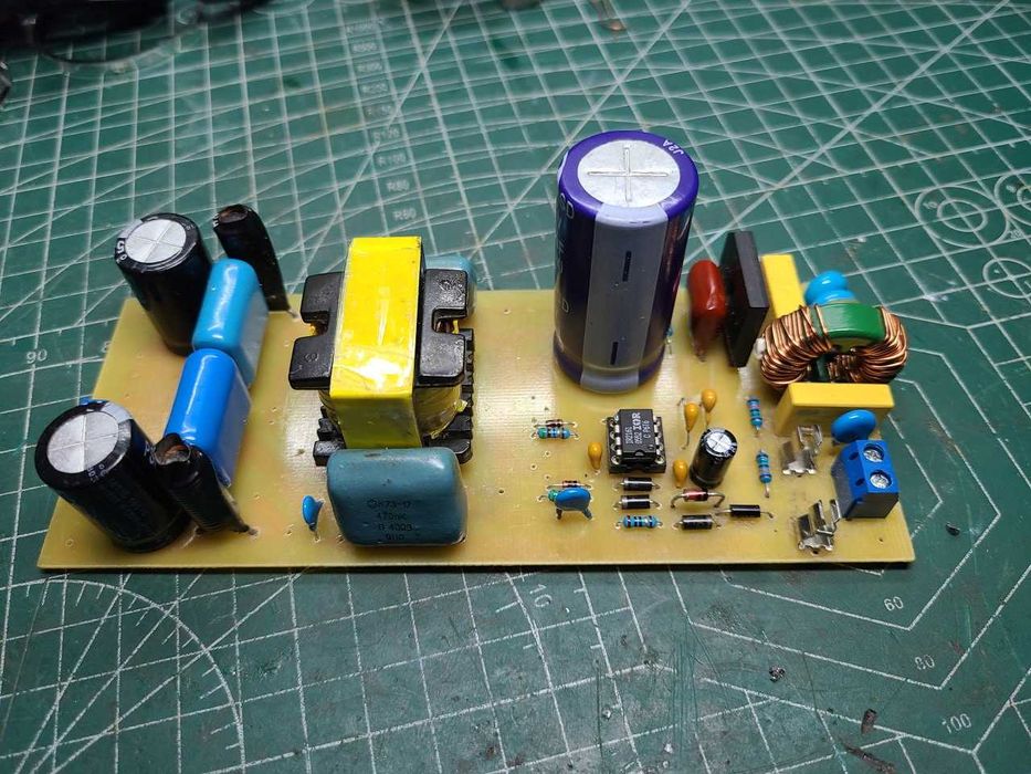 Під замовлення: Імпульсне джерело живлення для УМЗЧ - IR2161 TE