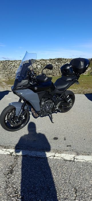 Tracer 9 04/2025 sò 3800kms com top case Yamanha
