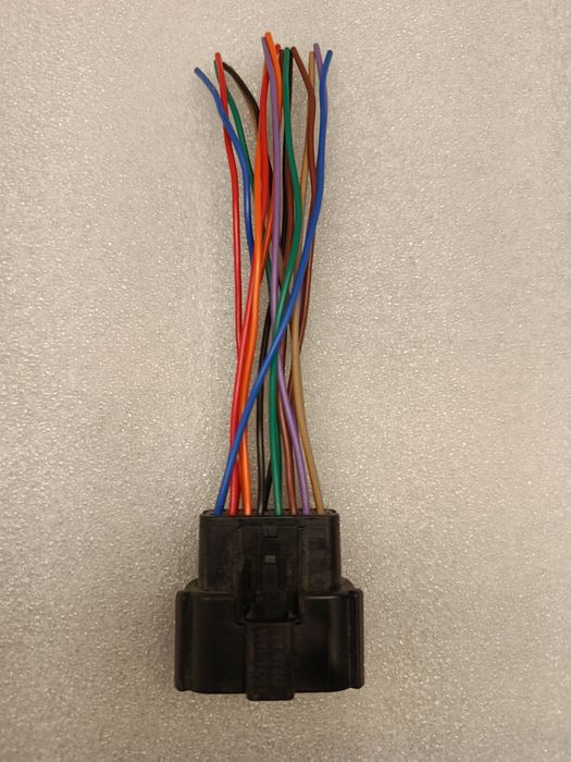 Фішка роз'єм переднього бампера Tesla Model 3