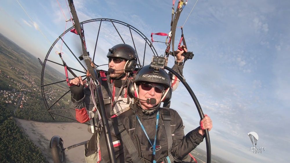 Lot widokowy na moto-paralotni