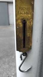 Balança de mola para pesar, dinamómetro