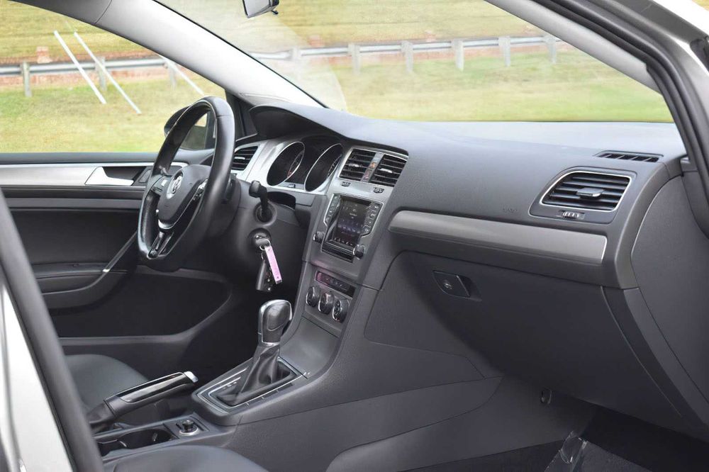 Volkswagen Golf S      2015