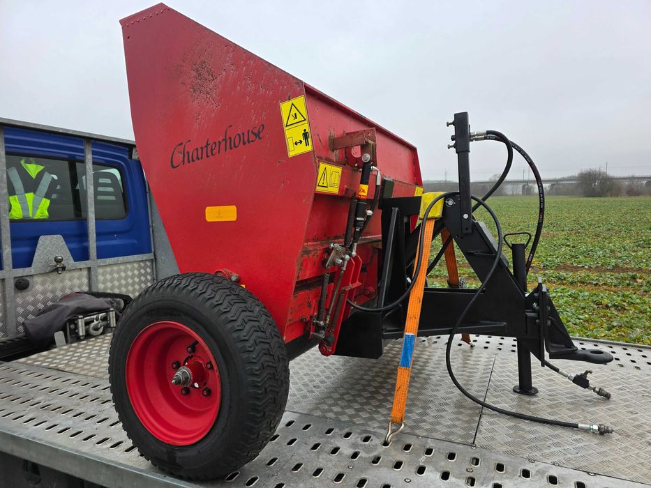 PIASKARKA RINK Rozsiewacz piasku Toro posypywarka Pro Pass Topdresser