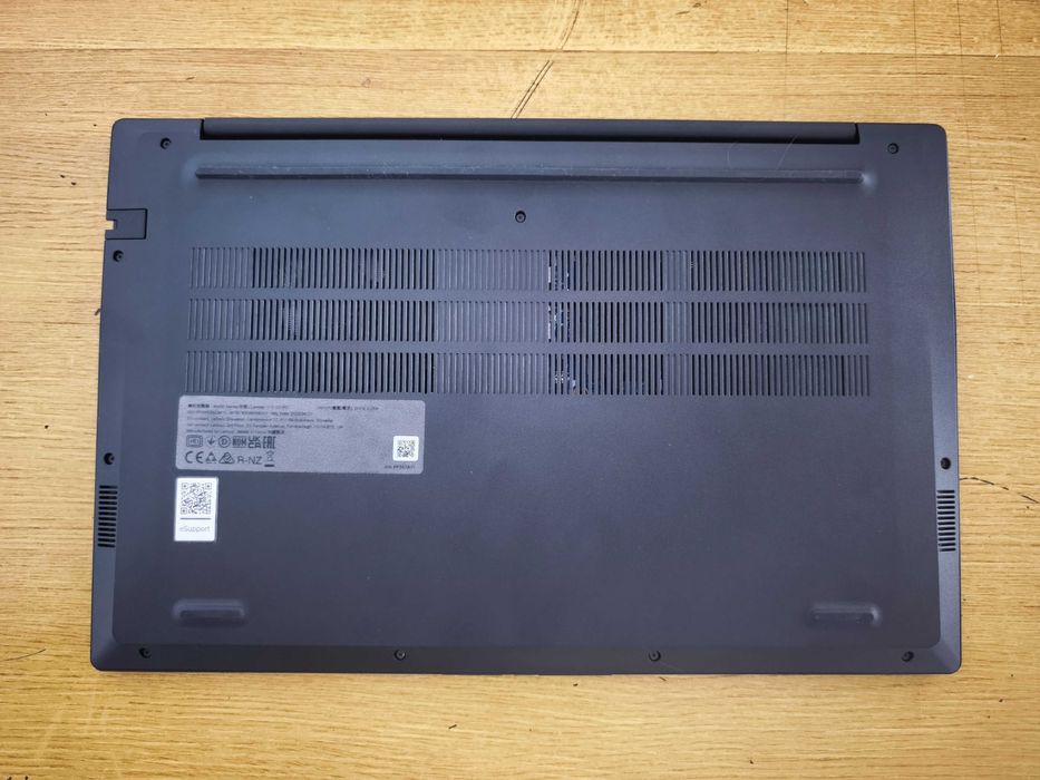Lenovo V15 G5 IRL Intel Core i5-13420H/16GB/512GB SSD/15.6" Preto