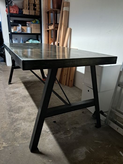 Stół stalowy ,ciężki i solidny