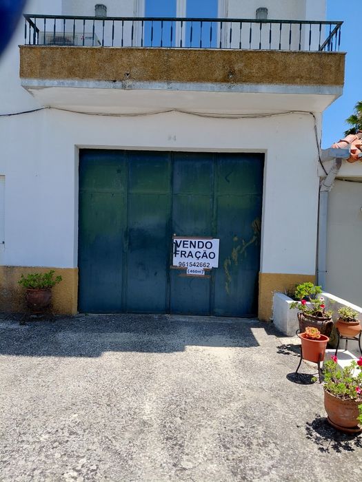 Fração A ( Garagem , Anexo, Quintal)