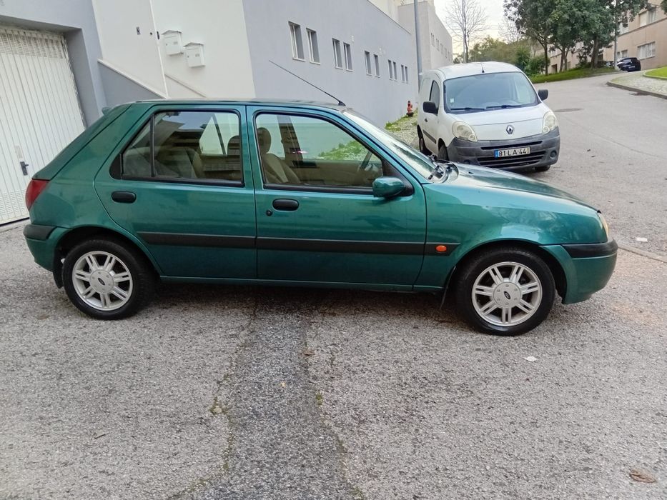 Ford fiesta ano 2000