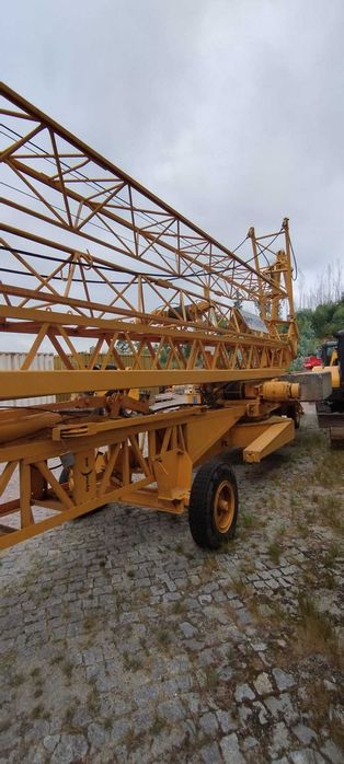Grua Potain Automontante GMH 8025 como nova