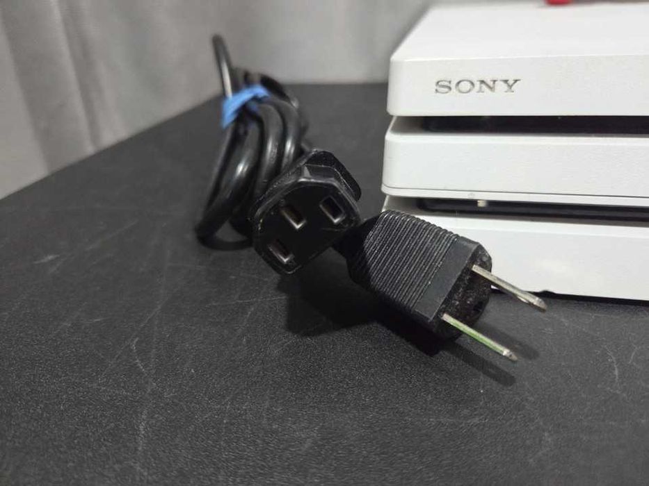 PlayStation 4 Pro 1TB - Como Nova
