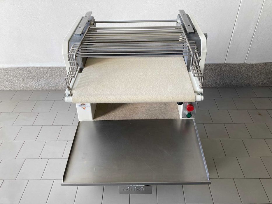 Formadora de cacetes, vergões de regueifa, roca e pão Italiano