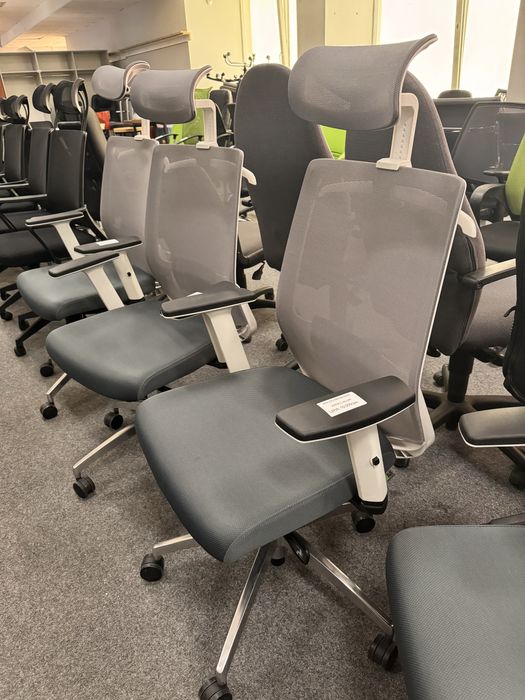 ЛИКВИДАЦИЯ склада офисного центра стулья кресла стільці крісла