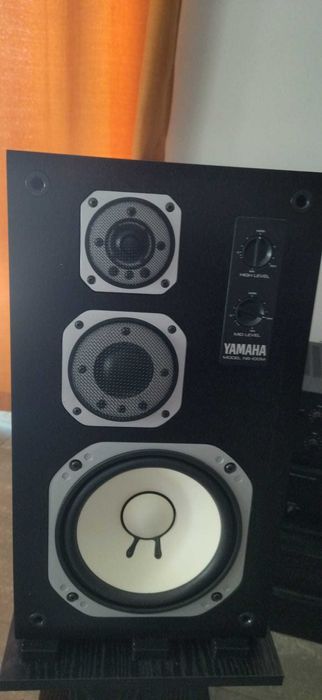 Colunas Yamaha NS-100M