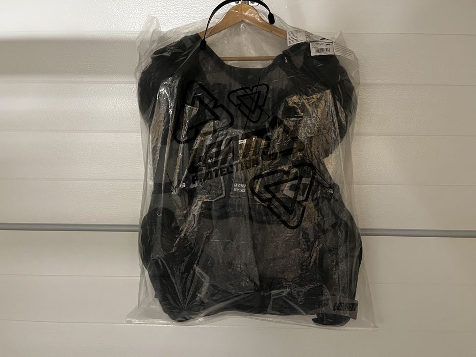 Zbroja LEATT Adventure Black L/XL 172-184cm